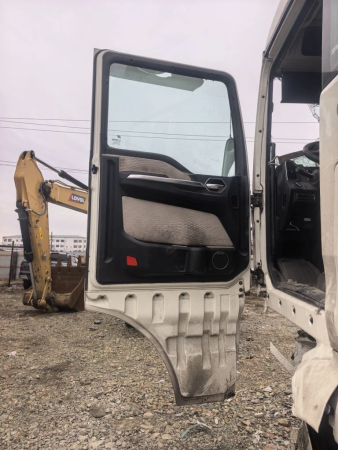 SITRAK C7H 4x2 Седельный тягач ZZ4186V361HE — Б/У, 2023 г.