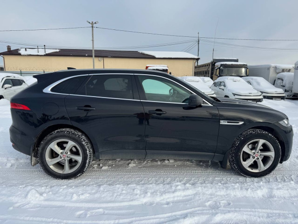Jaguar F-PACE 2.0 Pure AWD — Б/У, 2018 г.