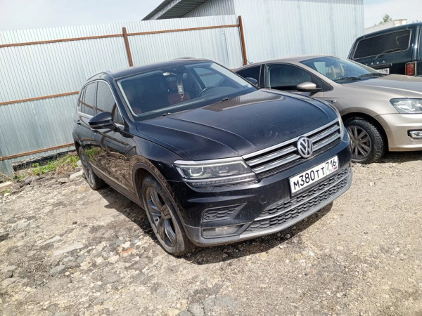 Volkswagen TIGUAN — Б/У, 2019 г.