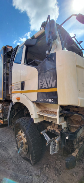 FAW J6 6x6 Самосвал CA3250P66K24L1TE5 — Б/У, 2023 г.