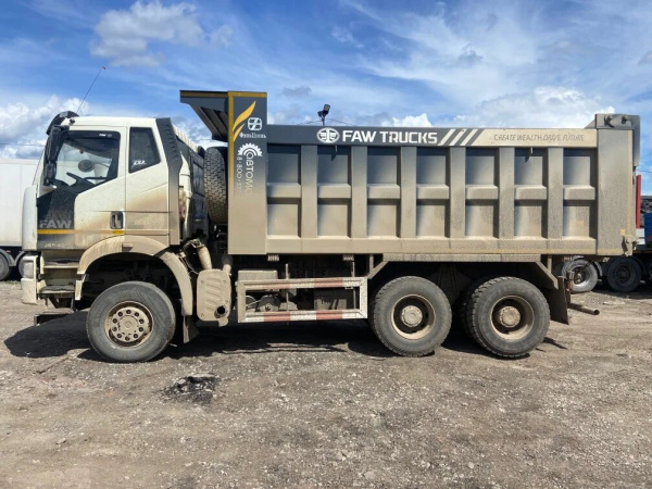 FAW J6 6x6 Самосвал CA3250P66K24L1TE5 — Б/У, 2023 г.