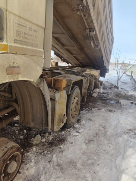 FAW J6 8x4 Самосвал СА3310Р66K24T4E5 — Б/У, 2023 г.