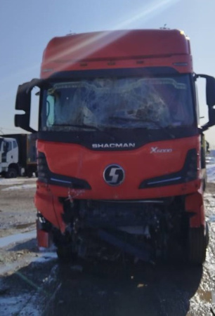 Shacman (Shaanxi) SX 4x2 Седельный тягач SX4188YY381 — Б/У, 2024 г.