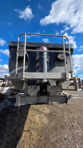 Grunwald 9453 Полуприцеп самосвальный 9453-0000011-60 — Б/У, 2024 г.