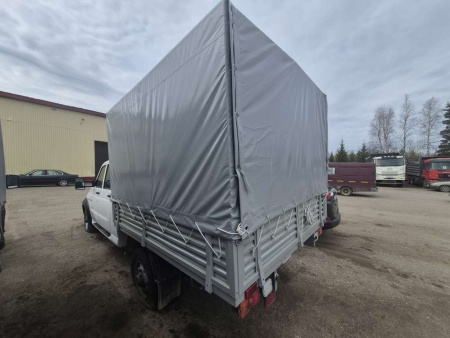 UAZ Бортовой автомобиль с платформой 1870 Base 4х4 2.7 5MT — Б/У, 2024 г.