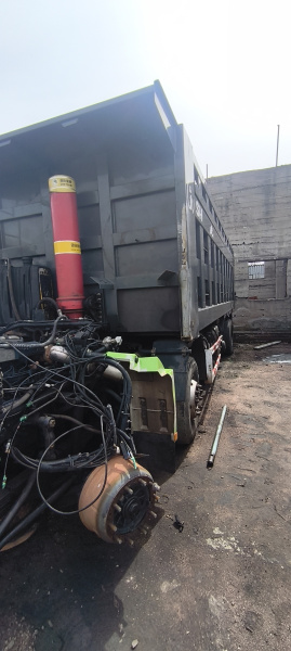 Shacman (Shaanxi) SX 8x4 Самосвал SX331863366 — Б/У, 2022 г.
