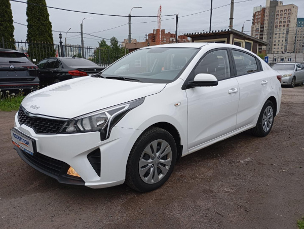 Kia Rio — Б/У, 2021 г. (Санкт-Петербург, 60693 км)