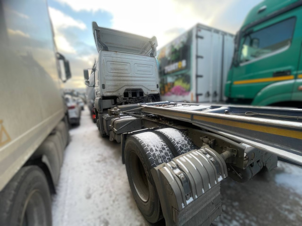 MERCEDES-BENZ Axor 4x2 Седельный тягач — Б/У, 2013 г.