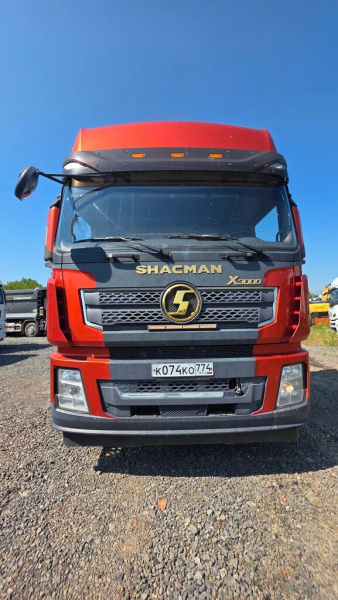 Shacman (Shaanxi) SX 6x4 Седельный тягач SX42584V324 — Б/У, 2022 г.