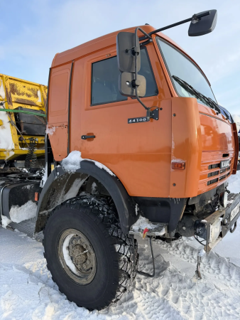 КамАЗ 44108 6x6 Седельный тягач 44108-10 — Б/У, 2023 г.