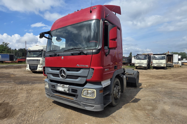 MERCEDES-BENZ Actros 4x2 Седельный тягач — Б/У, 2017 г.