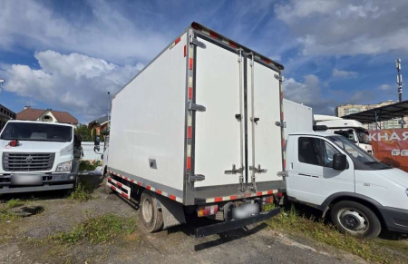 ISUZU ELF KV100 рефрижератор — Б/У, 2024 г.
