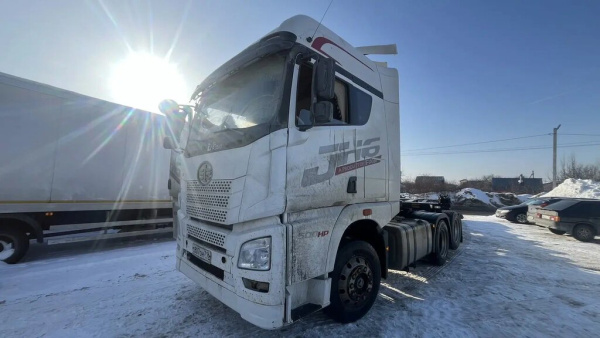 FAW JH6 6x2 Седельный тягач CA4250P25K24T2E5 — Б/У, 2022 г.