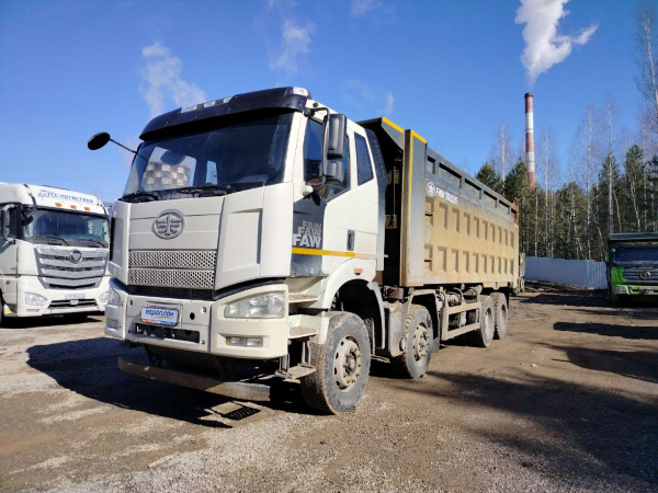 FAW (First Automotive Works) J6 CA3310P66K24T4E5 — Б/У, 2023 г. (Тюмень, 141974 км)