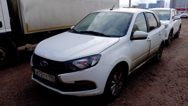 Lada Granta седан — Б/У, 2023 г. (Санкт-Петербург, 52570 км)