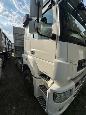 КамАЗ 5490 4x2 Седельный тягач 5490-032-87 NEO — Б/У, 2017 г.