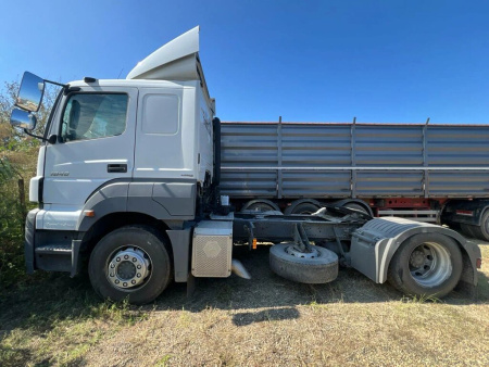 Mercedes-Benz AXOR 4x2 Седельный тягач 1840 LS — Б/У, 2017 г.
