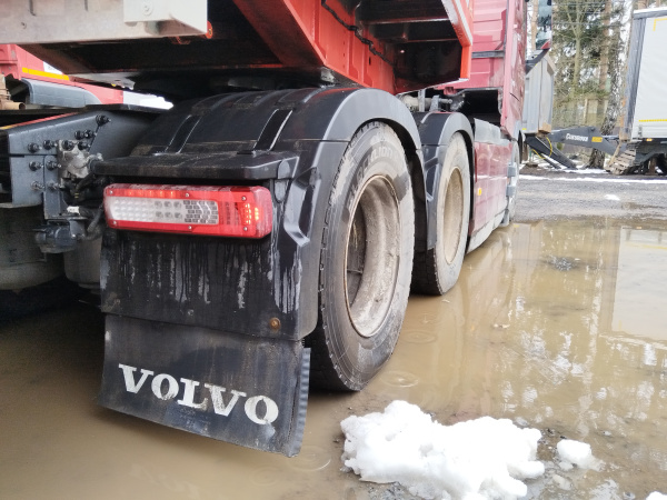 VOLVO FH 6x4 Седельный тягач — Б/У, 2024 г.