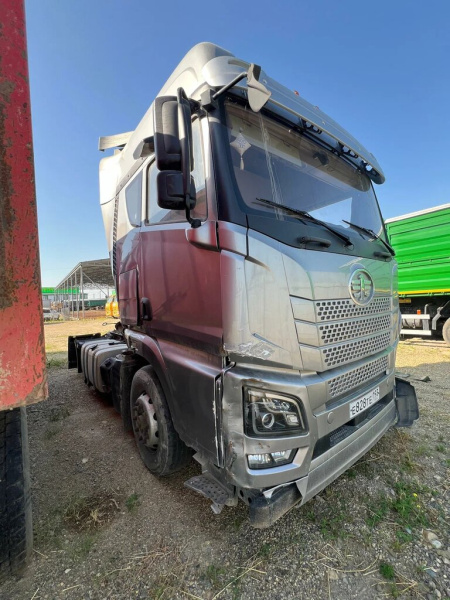 FAW JH6 4x2 Седельный тягач CA4180P25K15E5A80 — Б/У, 2023 г.