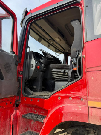 Shacman (Shaanxi) SX 6x6 Седельный тягач SX42586V385 — Б/У, 2023 г.