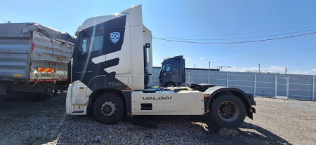 VALDAI 45 4x2 Седельный тягач FB2R13 — Б/У, 2024 г.