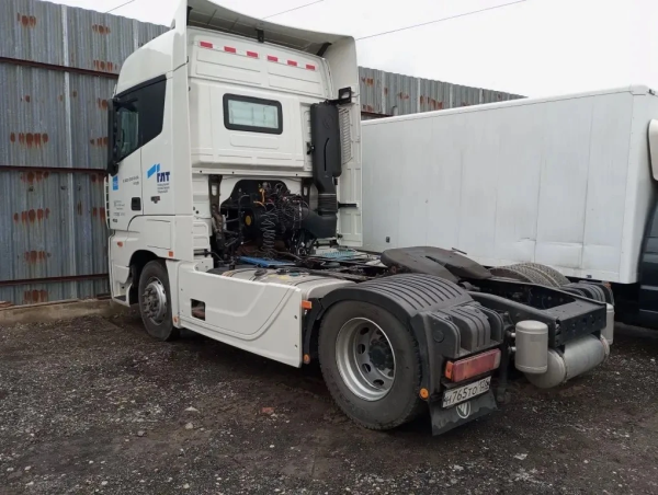 Foton AUMAN 4x2 Седельный тягач BJ4189SLFKA — Б/У, 2023 г.