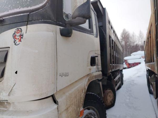 Shacman (Shaanxi) SX 8x4 Самосвал SX33186W366C — Б/У, 2022 г.