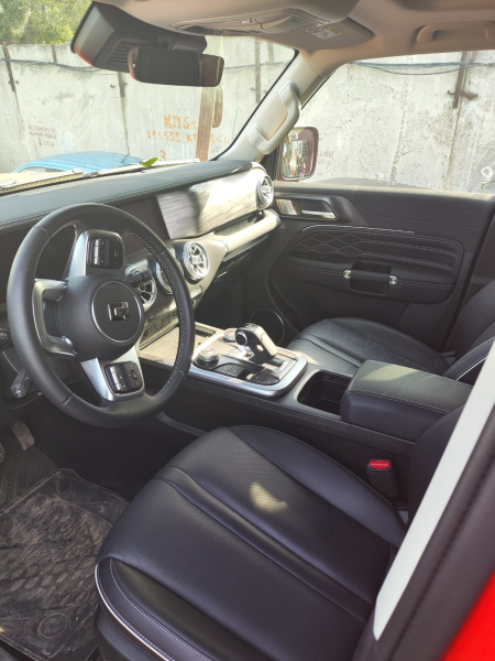 TANK 300 City Premium 2.0 8AT 4WD — Б/У, 2024 г.