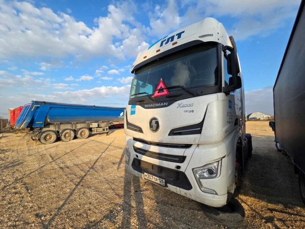 Shacman (Shaanxi) SX 4x2 Седельный тягач SX4188YY381 — Б/У, 2023 г.