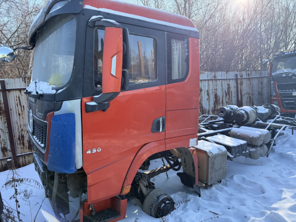 Shacman (Shaanxi) SX 6x6 Седельный тягач SX42586V385 — Б/У, 2023 г.