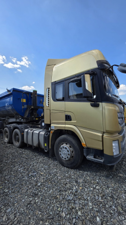 Shacman (Shaanxi) SX 6x4 Седельный тягач SX42584V324 — Б/У, 2022 г.