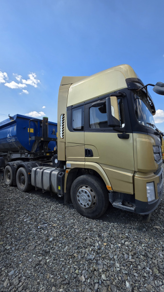 Shacman (Shaanxi) SX 6x4 Седельный тягач SX42584V324 — Б/У, 2022 г.