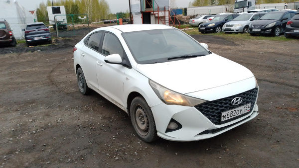 Hyundai Solaris — Б/У, 2020 г. (Новосибирск, 126358 км)