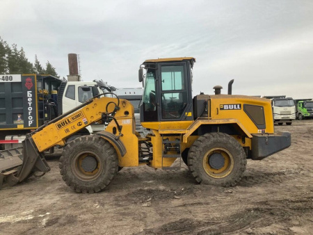 Bull SL300 Фронтальный погрузчик SL300T — Б/У, 2023 г.