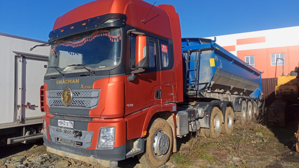 Shacman (Shaanxi) SX42584V324 — Б/У, 2022 г.