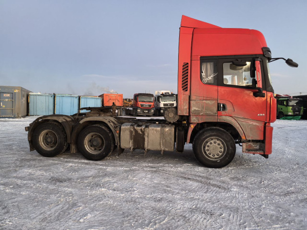 Shacman (Shaanxi) SX 6x4 Седельный тягач SX42584V324 — Б/У, 2023 г.