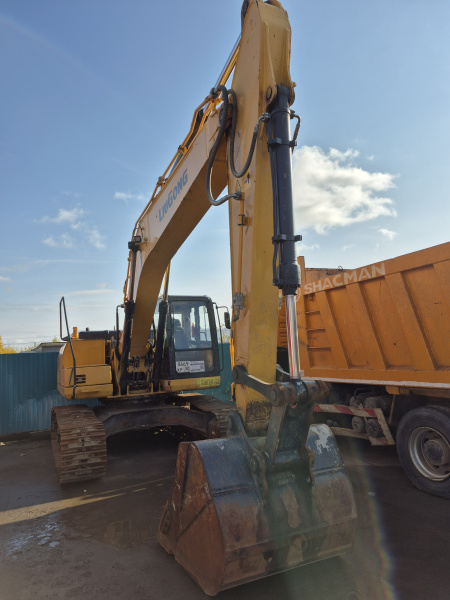 LIUGONG CLG922E Экскаватор — Б/У, 2023 г.