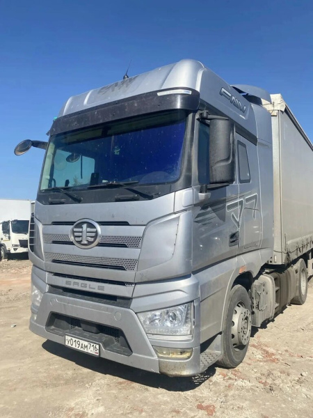 FAW J7 4x2 Седельный тягач CA4180P77K25E5 — Б/У, 2023 г.