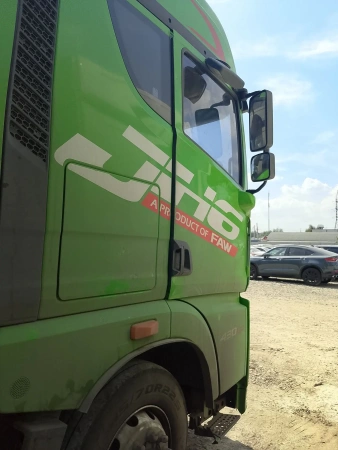 FAW JH6 6x4 Седельный тягач CA4250P25K15T1NE5A80 — Б/У, 2023 г.
