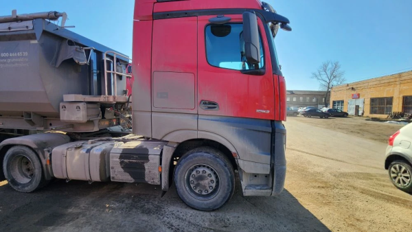 Mercedes-Benz ACTROS 4x2 Седельный тягач 1853 LS — Б/У, 2023 г.