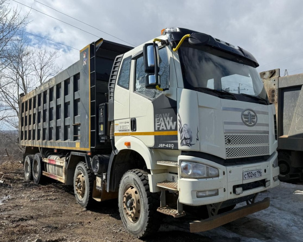 FAW CA 3310 8x4 Самосвал — Б/У, 2023 г.