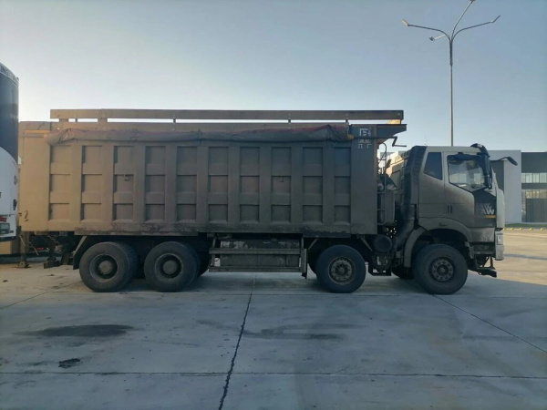 FAW J6 8x4 Самосвал СА3310Р66K24T4E5 — Б/У, 2023 г.