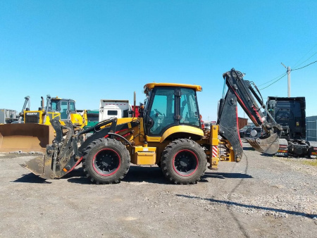 PB Профессионал PB388 Экскаватор-погрузчик PB388H — Б/У, 2024 г.