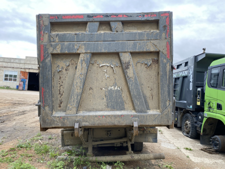 Shacman (Shaanxi) SX 8x4 Самосвал SX33186V366 — Б/У, 2023 г.
