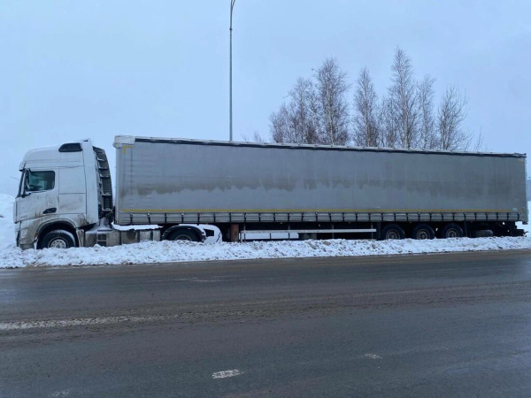 HASTRAILER HASLINER Полуприцеп шторный 3 оси 06 — Б/У, 2023 г.