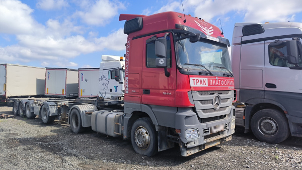 MERCEDES-BENZ Actros 4x2 Седельный тягач — Б/У, 2017 г.
