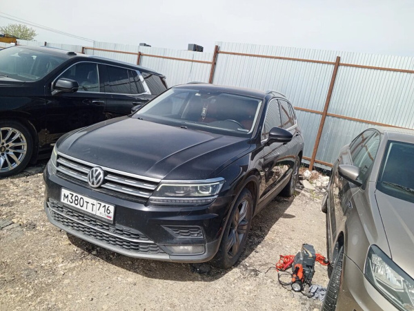 Volkswagen TIGUAN — Б/У, 2019 г.