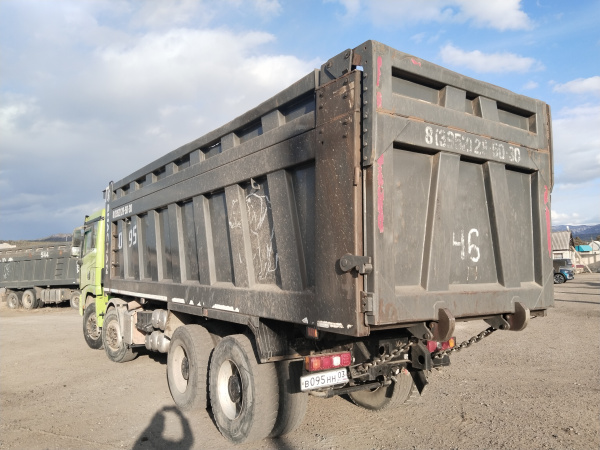 Shacman (Shaanxi) SX 8x4 Самосвал SX331863366 — Б/У, 2024 г.