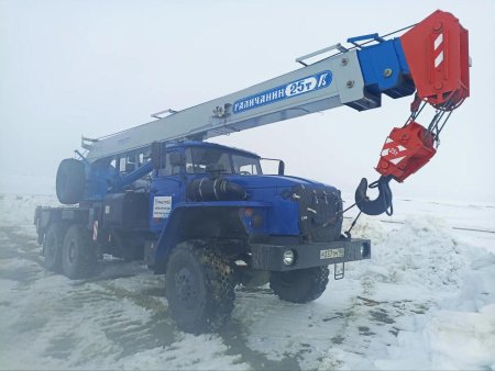 Галичский автокрановый завод (ГАКЗ) КС-55713 на шасси Ural 4320 6x6 Автокран КС-55713-3В-1 — Б/У, 2022 г.