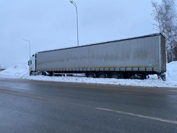 HASTRAILER HASLINER Полуприцеп шторный 3 оси 06 — Б/У, 2023 г.